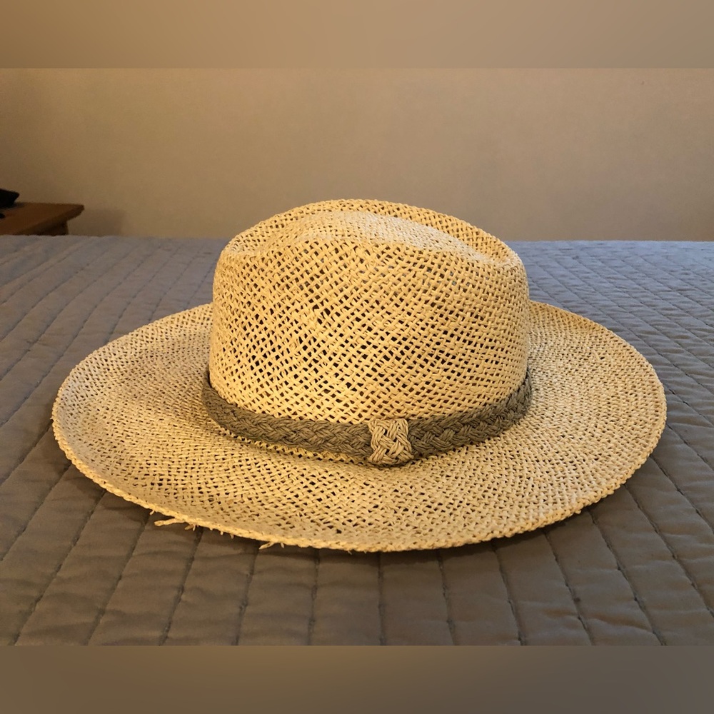 Beach Hat - Picture 2 of 6